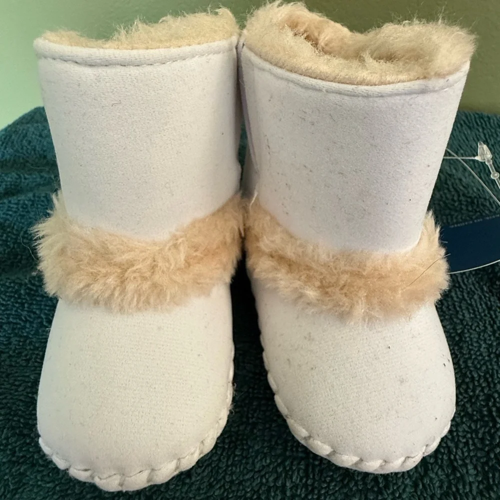 Valen Sina Infant Boots Faux Fur & Suede Ivory &‎ Tan Button Closure 4.5